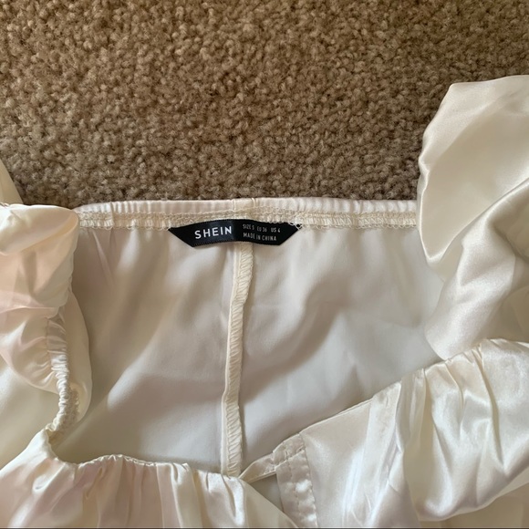 SHEIN PEASANT TOP - Picture 4 of 4